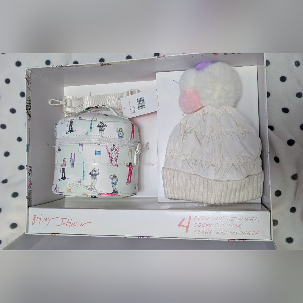 NIB Rare Betsey Johnson 4 Piece White  🤍 and Pink 🩷 Accessory Set Super Cute - Picture 3 of 4